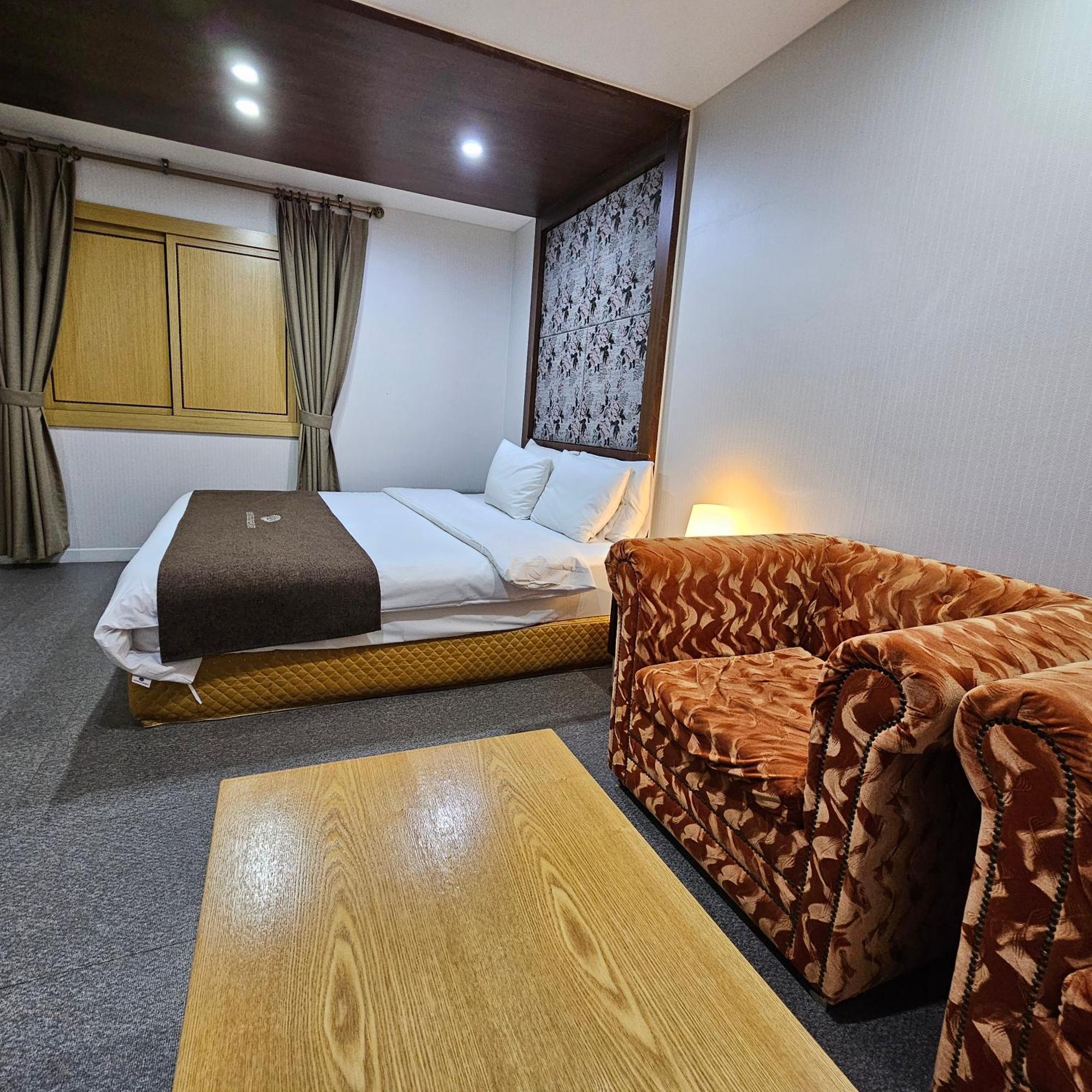 Symphony Hotel Suwon Exteriér fotografie
