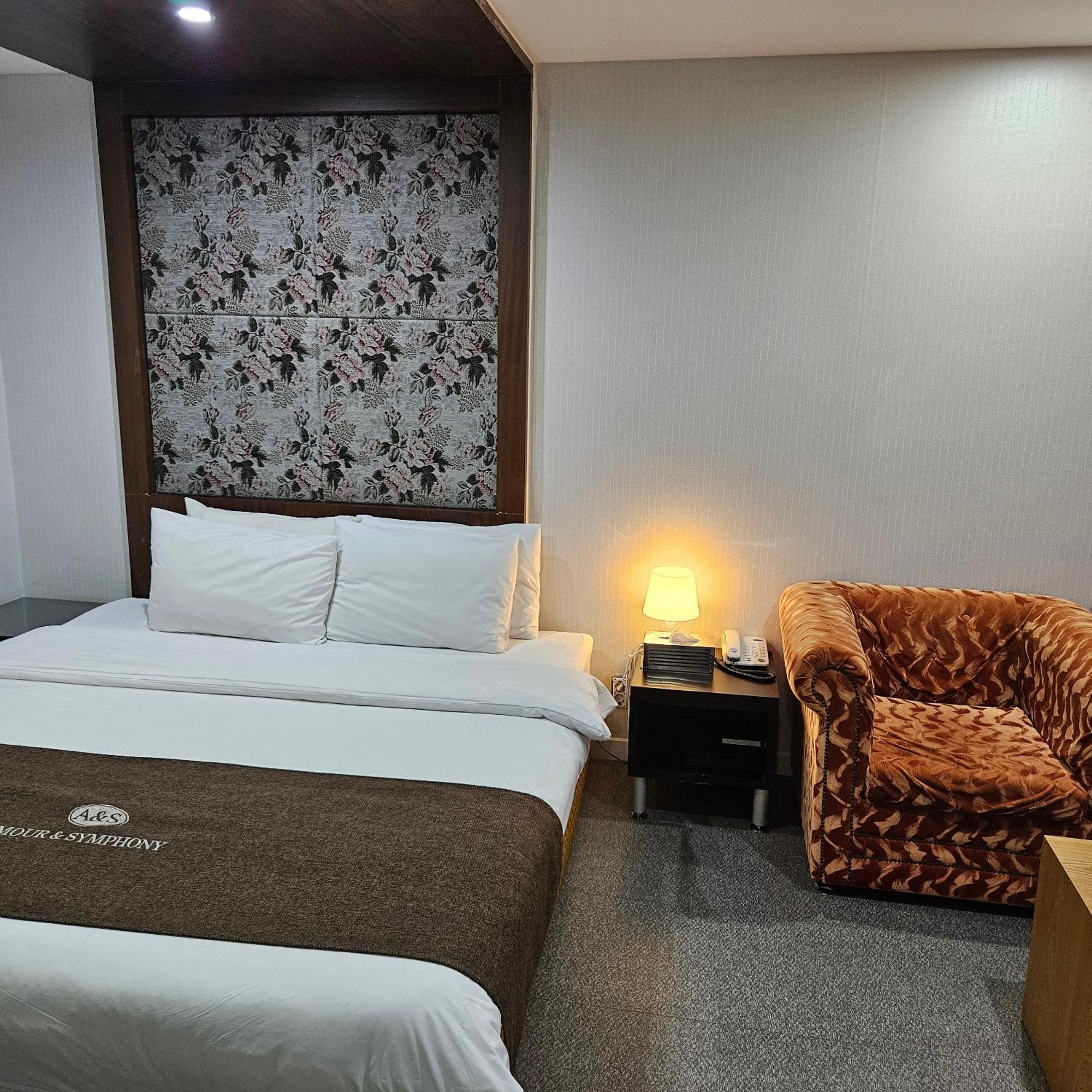 Symphony Hotel Suwon Exteriér fotografie